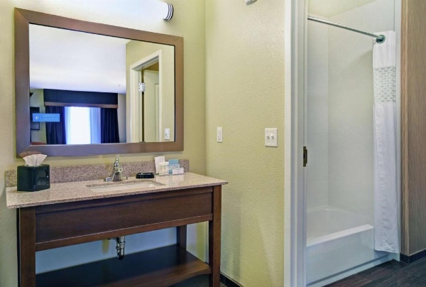 Hampton Inn By Hilton & Suites Milwaukee/Franklin image 25