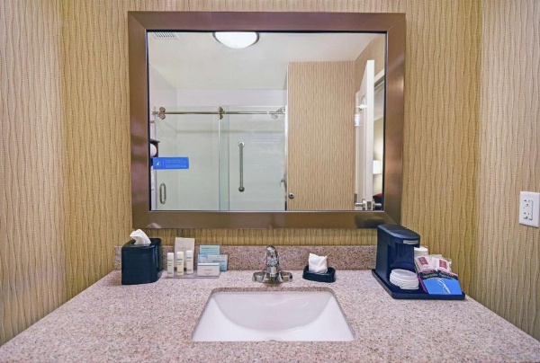 Hampton Inn By Hilton & Suites Milwaukee/Franklin image 30